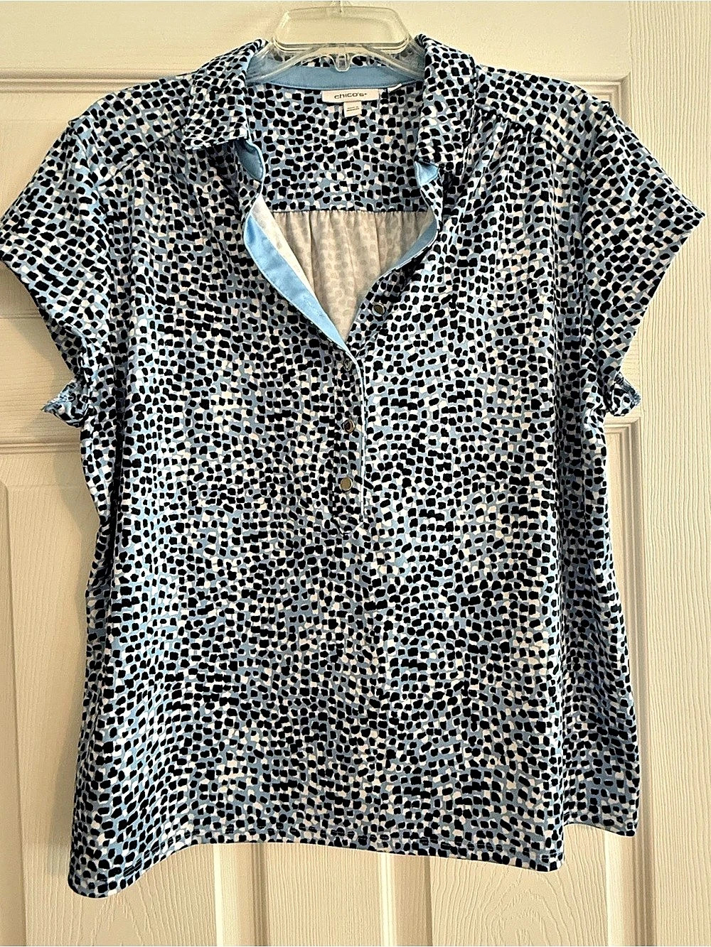 Chico's Women's Animal Print Top Blue & Black XL Like New